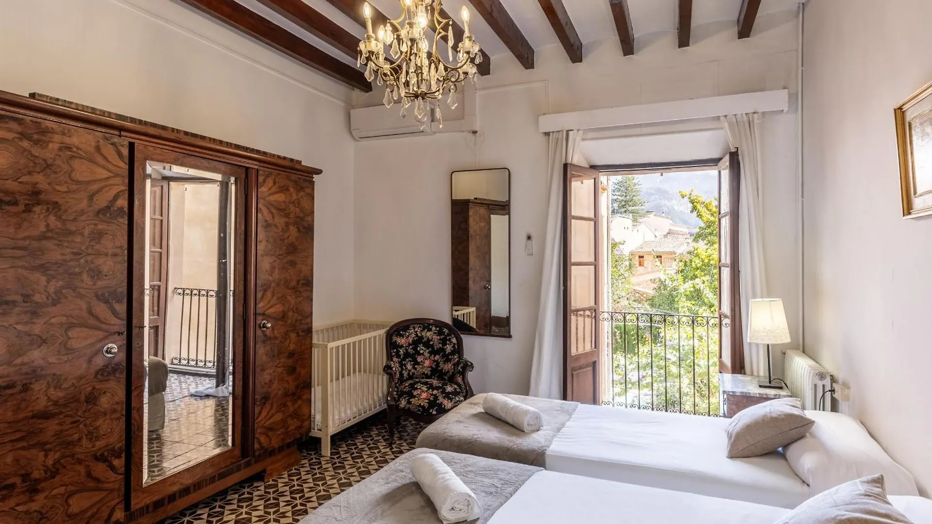 Mar 10 Villa Soller 0*,  Spain