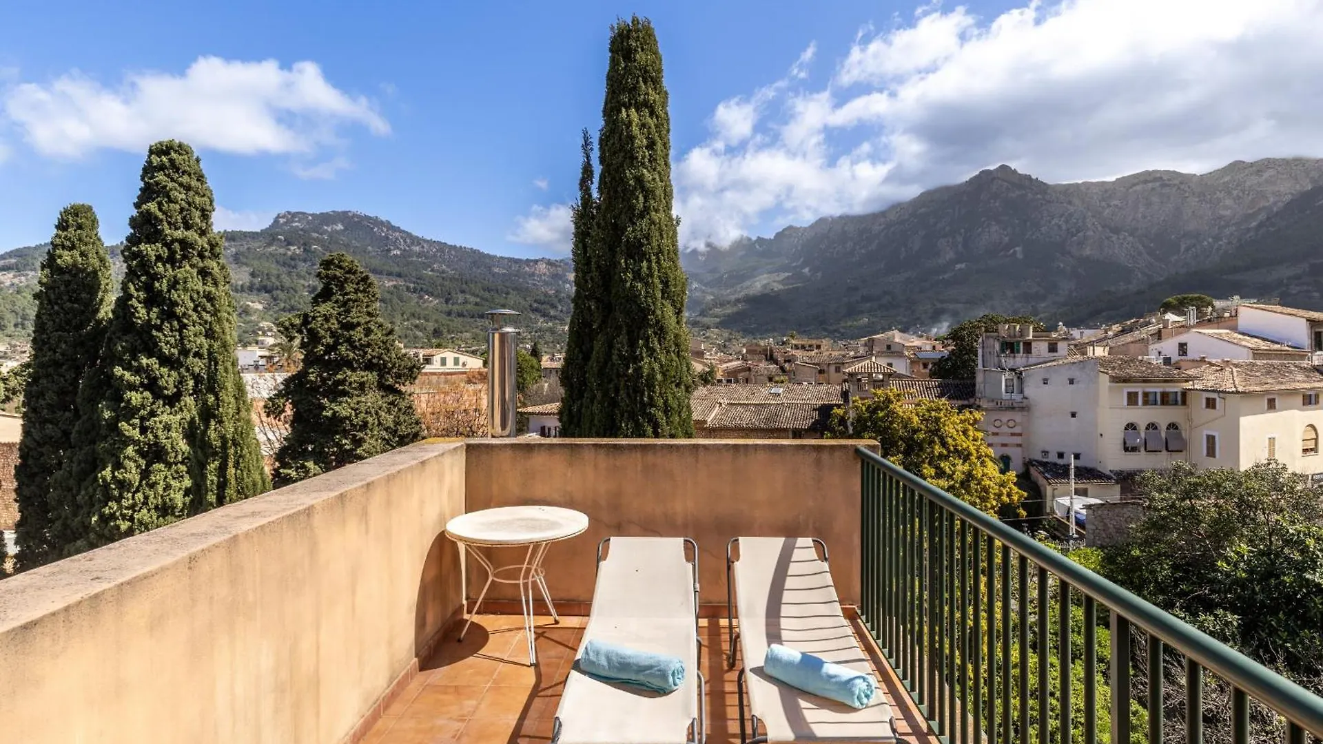 Mar 10 Villa Soller Holiday home