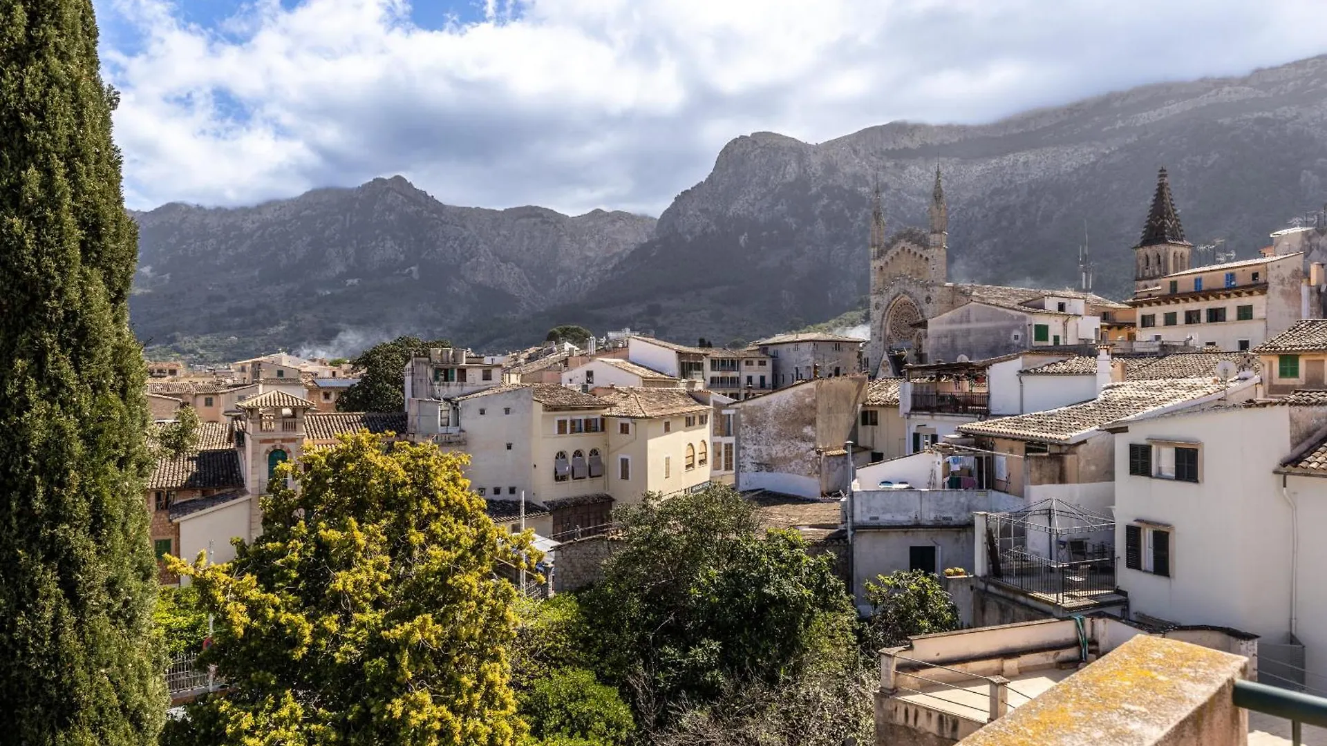 Mar 10 Villa Soller
